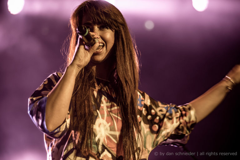 aura-booking.com - Aura Dione Official Booking Website