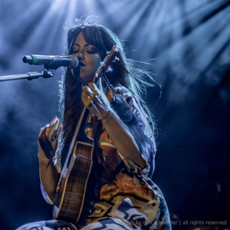 aura-booking.com - Aura Dione Official Booking Website