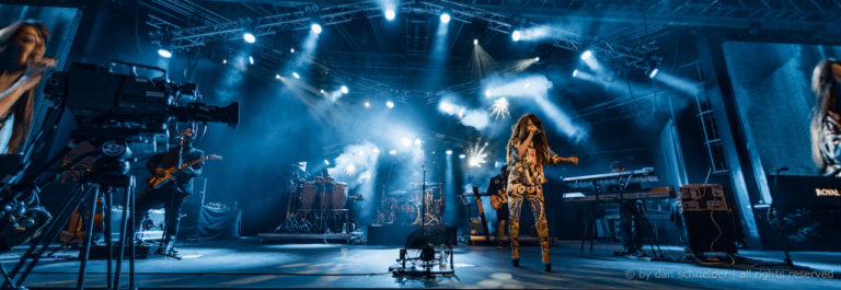 aura-booking.com - Aura Dione Official Booking Website