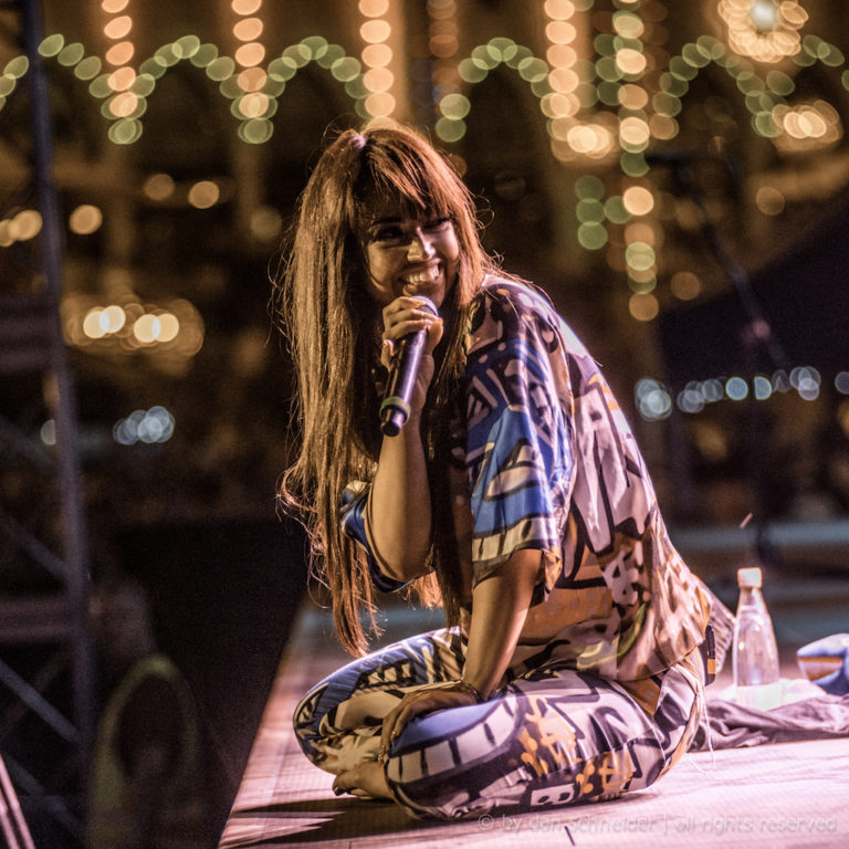 aura-booking.com - Aura Dione Official Booking Website