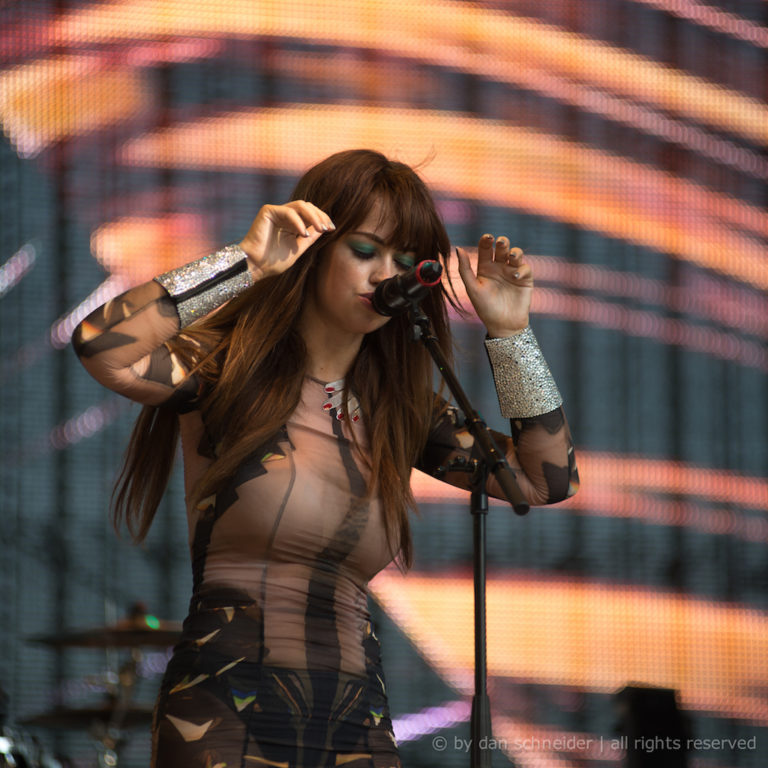 aura-booking.com - Aura Dione Official Booking Website